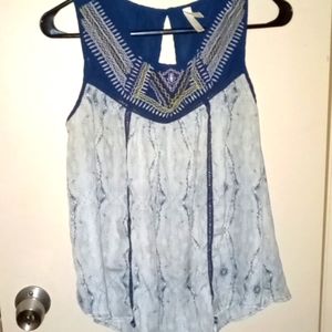 Women's sleeveless Blouse